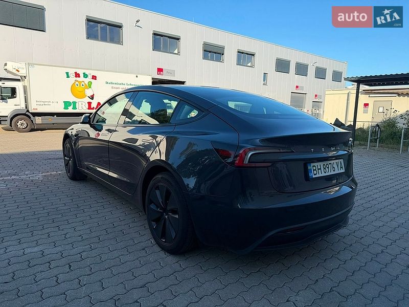 Седан Tesla Model 3 2024 в Одесі