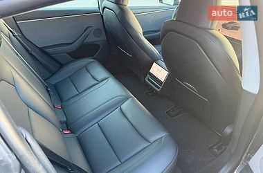 Седан Tesla Model 3 2024 в Одесі