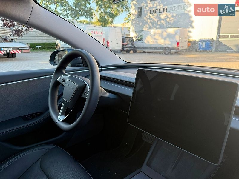 Седан Tesla Model 3 2024 в Одесі