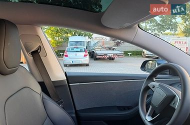 Седан Tesla Model 3 2024 в Одесі