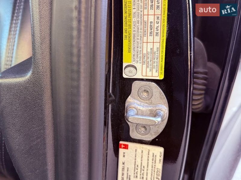 Седан Tesla Model 3 2018 в Львове