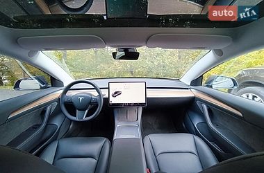 Седан Tesla Model 3 2022 в Долине