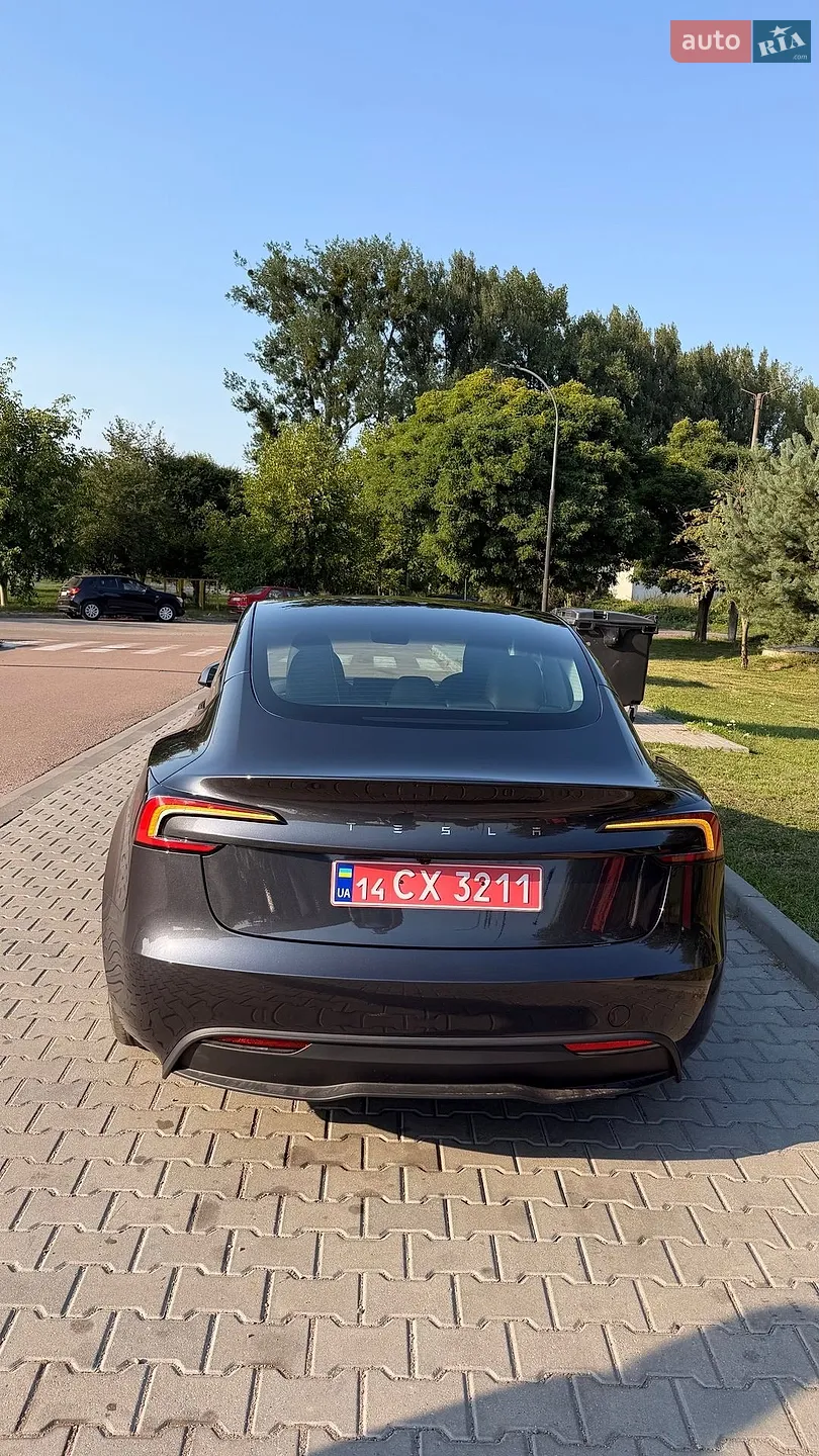 2025 Tesla Model 3 - мініатюра 10