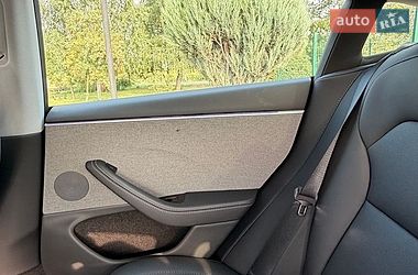 Седан Tesla Model 3 2025 в Калуше