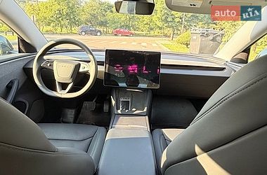Седан Tesla Model 3 2025 в Калуше