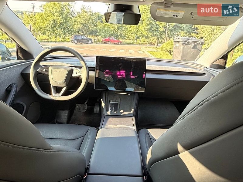 Седан Tesla Model 3 2025 в Калуше