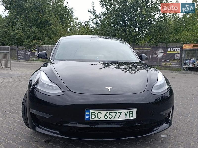 Tesla Model 3 2021