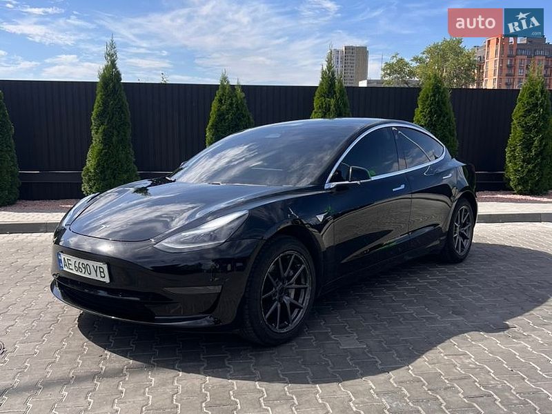 Седан Tesla Model 3 2019 в Днепре
