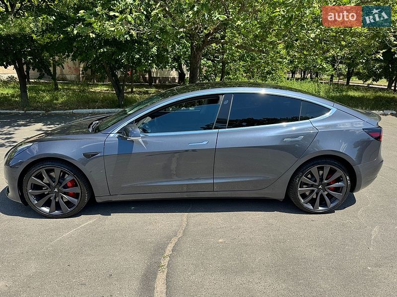 Tesla Model 3 2020