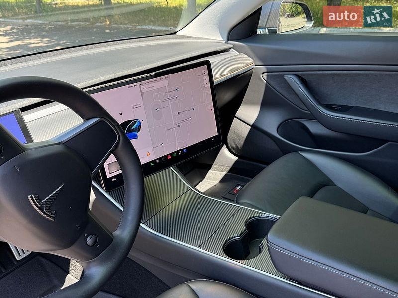 Седан Tesla Model 3 2020 в Миколаєві