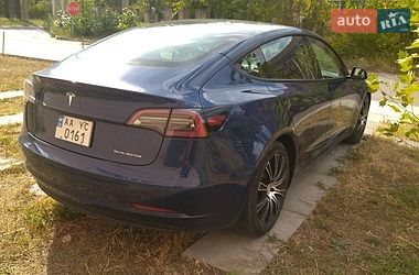 Седан Tesla Model 3 2021 в Киеве
