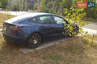 Седан Tesla Model 3 2021 в Києві