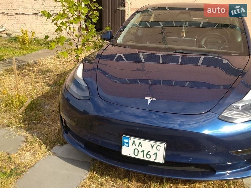 Седан Tesla Model 3 2021 в Києві