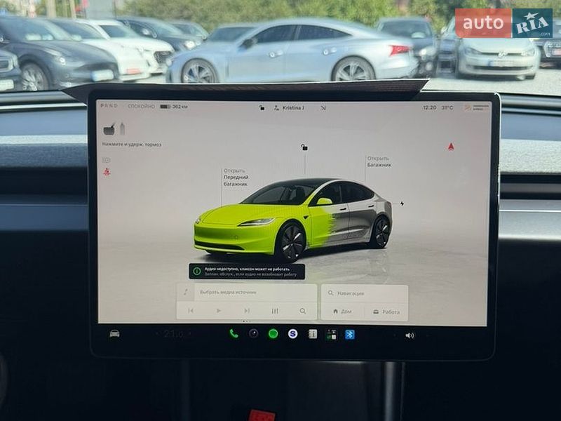 Седан Tesla Model 3 2025 в Стрию