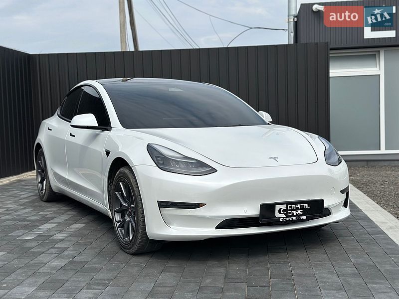 Tesla Model 3 2022