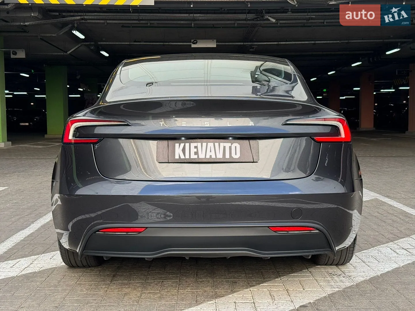 2025 Tesla Model 3 - мініатюра 8