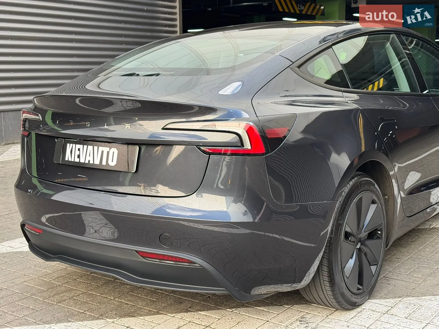 2025 Tesla Model 3 - мініатюра 15