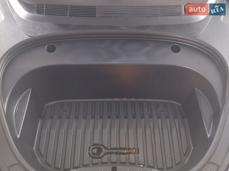 Седан Tesla Model 3 2020 в Дніпрі