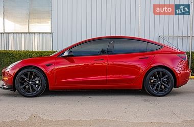 Седан Tesla Model 3 2021 в Заліщиках