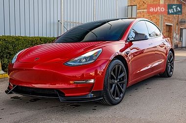Седан Tesla Model 3 2021 в Заліщиках