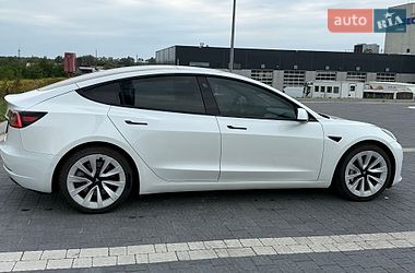 Седан Tesla Model 3 2021 в Львові
