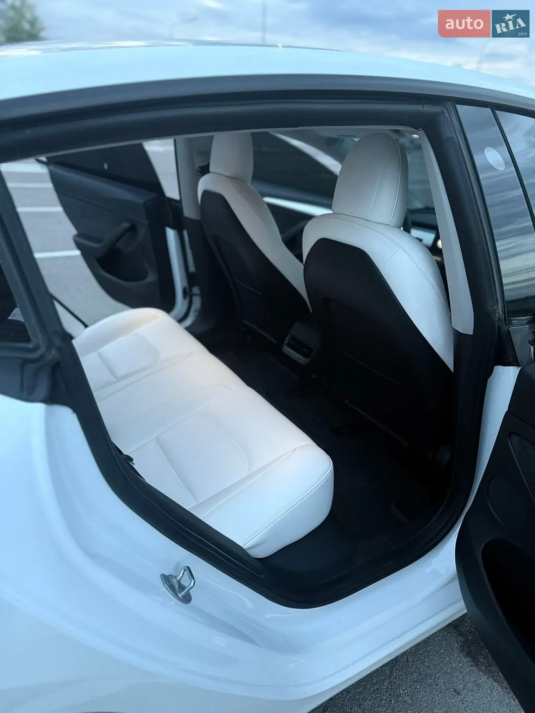 2022 Tesla Model 3 - мініатюра 16
