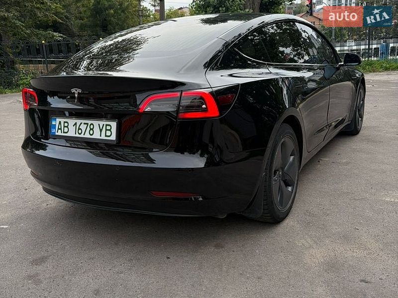 Седан Tesla Model 3 2019 в Виннице