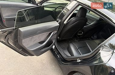 Седан Tesla Model 3 2019 в Виннице