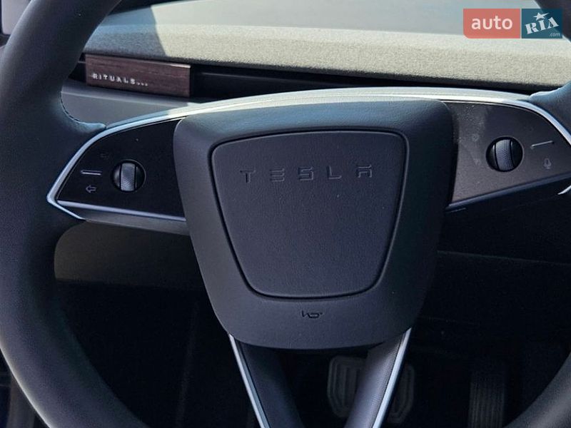 Седан Tesla Model 3 2024 в Львові