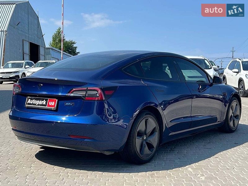 Седан Tesla Model 3 2019 в Львове