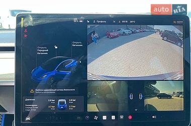 Седан Tesla Model 3 2019 в Львове