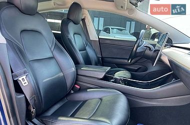 Седан Tesla Model 3 2019 в Львове