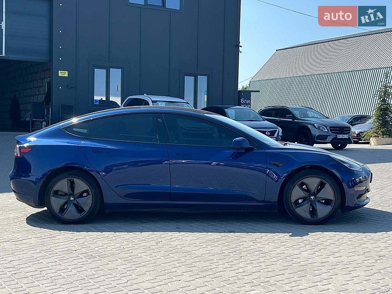 Седан Tesla Model 3 2019 в Львове