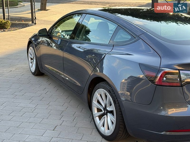 Седан Tesla Model 3 2022 в Луцьку