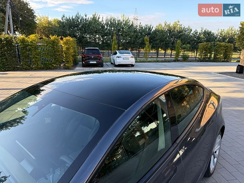 Седан Tesla Model 3 2022 в Луцьку