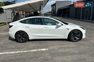 Седан Tesla Model 3 2019 в Луцке