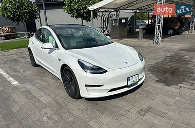 Седан Tesla Model 3 2019 в Луцке