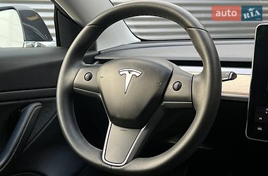 Седан Tesla Model 3 2019 в Києві