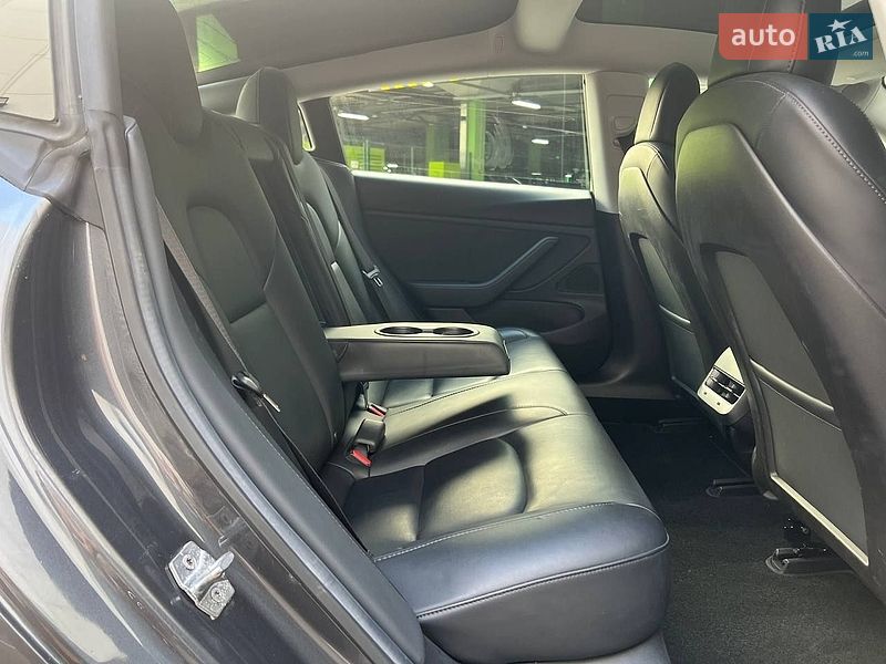 Седан Tesla Model 3 2019 в Києві