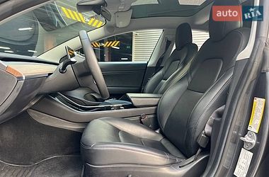 Седан Tesla Model 3 2019 в Києві