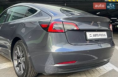 Седан Tesla Model 3 2019 в Києві