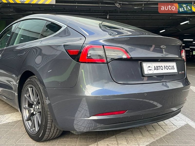 Седан Tesla Model 3 2019 в Києві