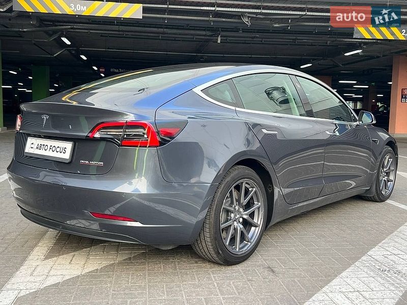 Седан Tesla Model 3 2019 в Києві