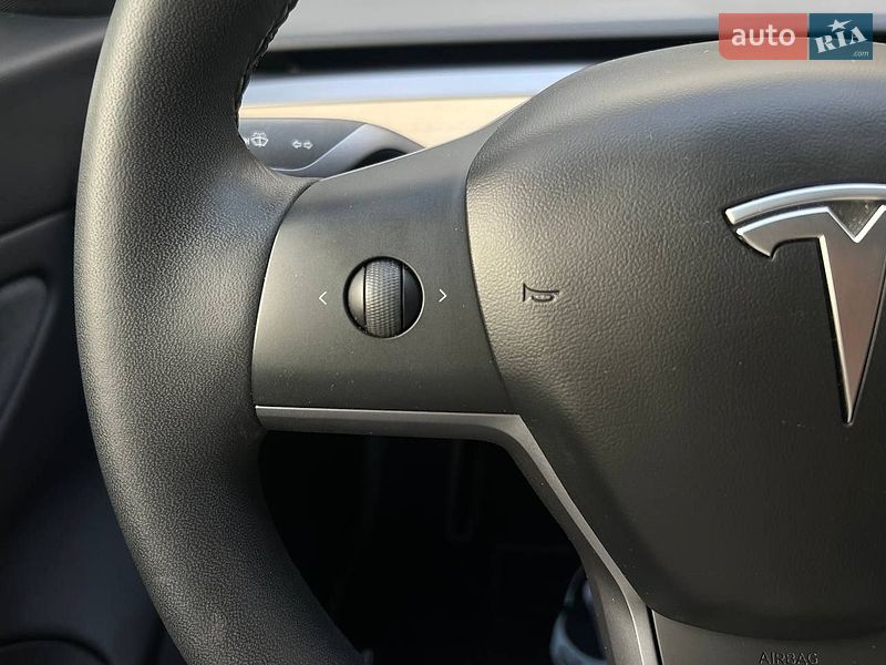 Седан Tesla Model 3 2019 в Києві