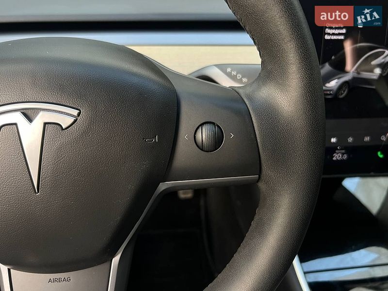 Седан Tesla Model 3 2019 в Києві