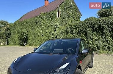 Седан Tesla Model 3 2022 в Виннице