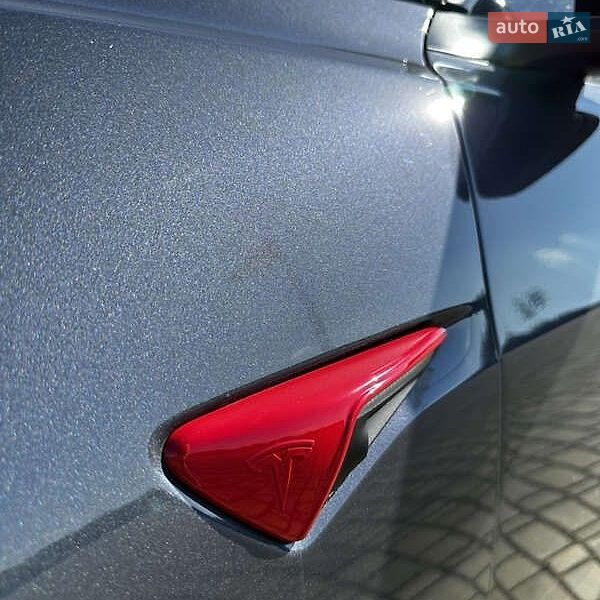 Седан Tesla Model 3 2022 в Виннице