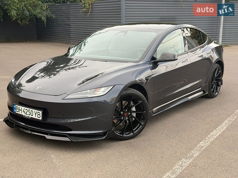 Tesla Model 3 2024