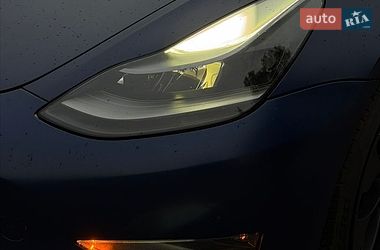 Седан Tesla Model 3 2022 в Киеве