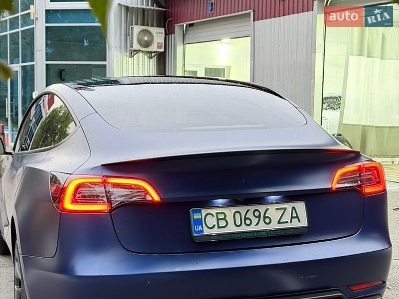 Седан Tesla Model 3 2022 в Киеве